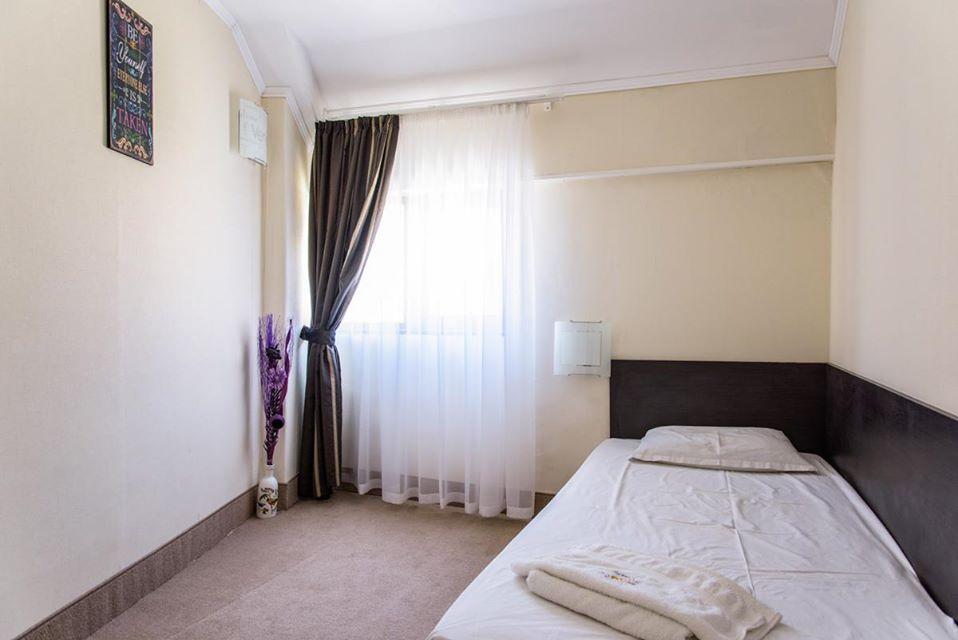 Art Hotel Warna Exterior foto