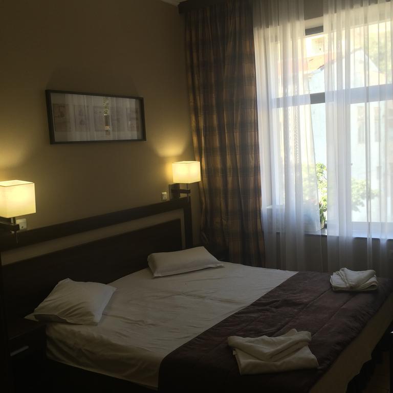 Art Hotel Warna Exterior foto