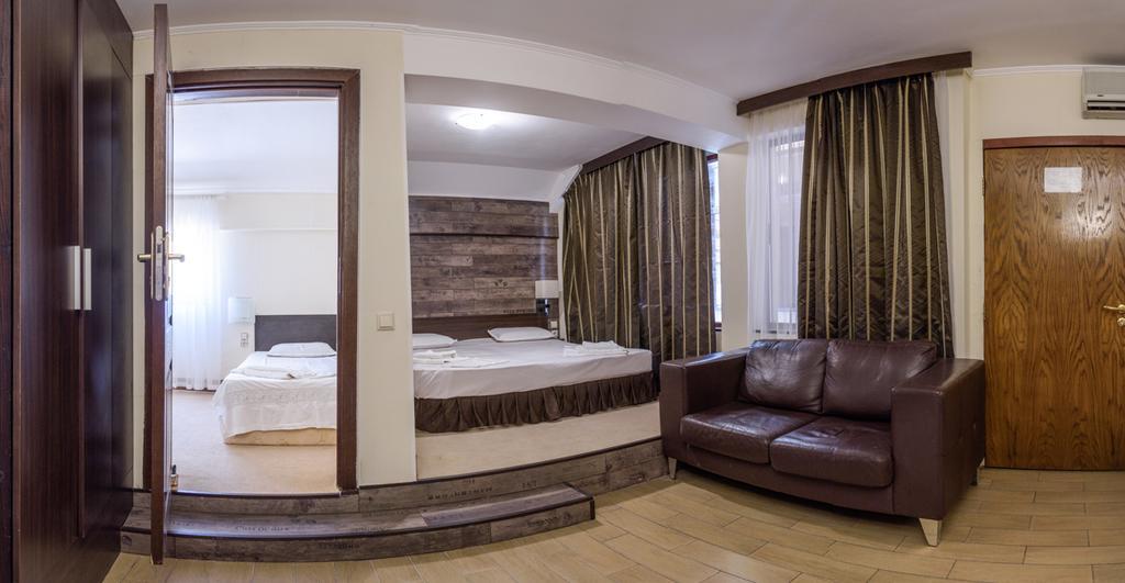 Art Hotel Warna Exterior foto