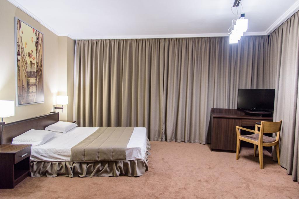 Art Hotel Warna Exterior foto