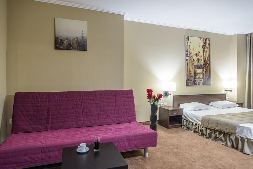 Art Hotel Warna Exterior foto
