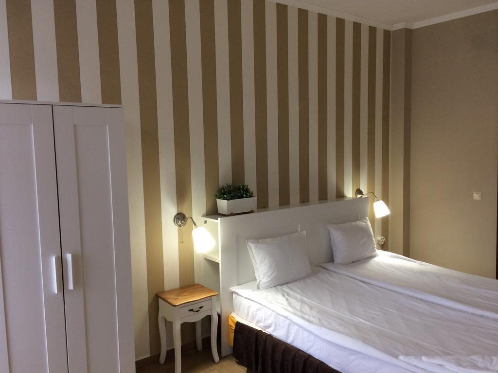 Art Hotel Warna Exterior foto