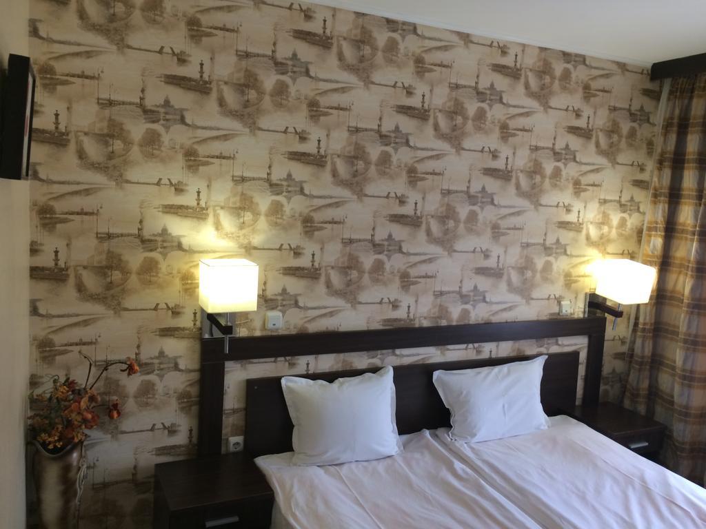 Art Hotel Warna Exterior foto