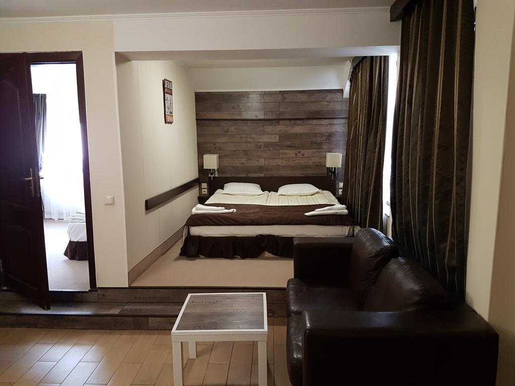 Art Hotel Warna Exterior foto