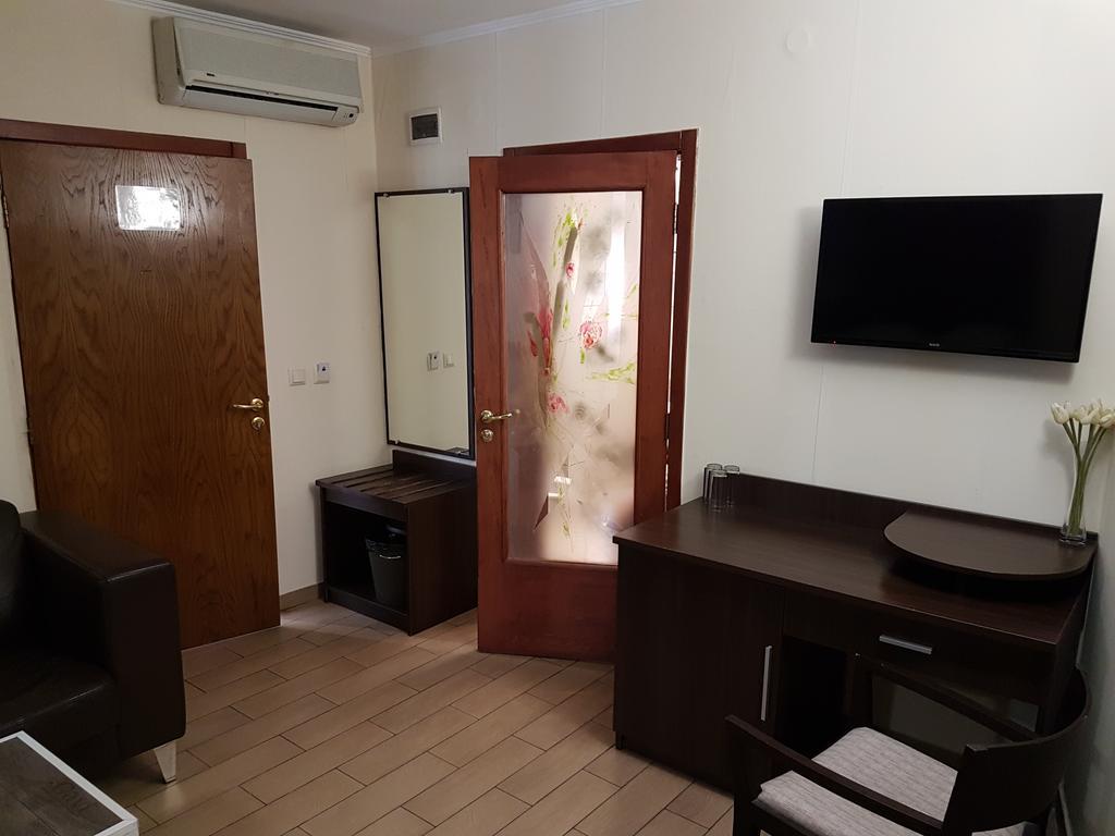 Art Hotel Warna Exterior foto